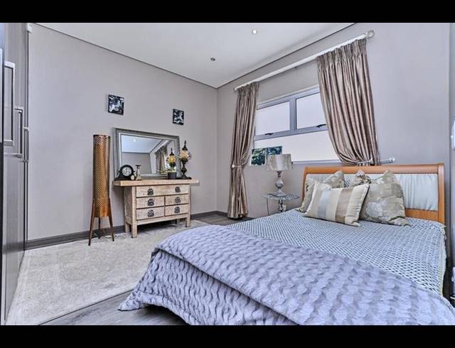 3 BEDROOM TOWNHOUSE FOR SALE IN OAKLANDS